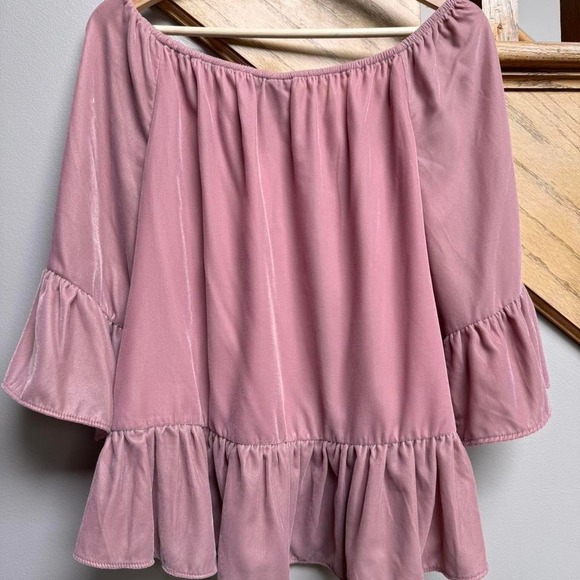 NWT Soho‎ NY Co Womens Velvet Ruffle Top S Pastel Off Shoulder Romantic Feminine - Picture 4 of 8